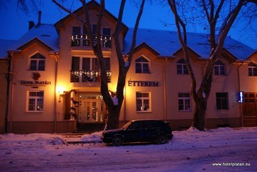 Hotel Platan Секешфехервар Экстерьер фото